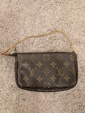 Authentic Louis Vuitton Mini Pochette with Chain And COA